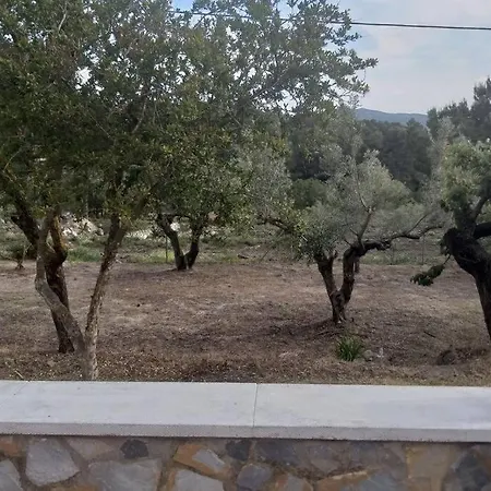 Сasa de vacaciones Casita Roja. Alójate En La Sierra De Mariola.