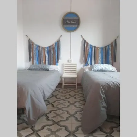 Casita Roja. Alójate En La Sierra De Mariola. * Bañeres