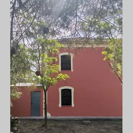Casita Roja. Alójate En La Sierra De Mariola. Сasa de vacaciones