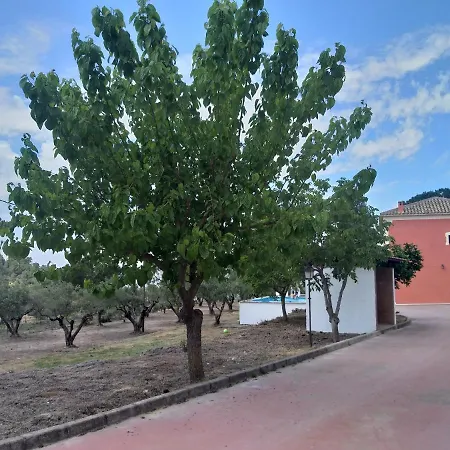 Сasa de vacaciones Casita Roja. Alójate En La Sierra De Mariola. *
