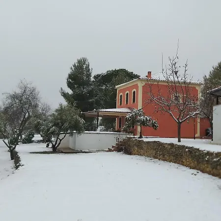 Сasa de vacaciones Casita Roja. Alójate En La Sierra De Mariola. *